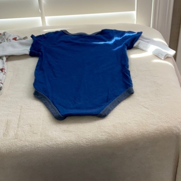 ONIES - Picture 10 of 13